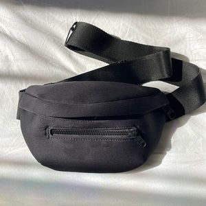 Dagne Dover Neoprene Ace fanny pack black